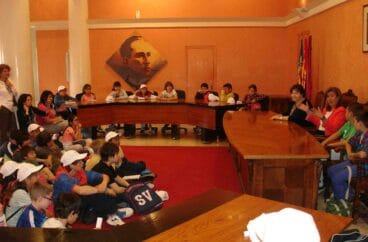 Alumnos del Llebeig en la Sala de Plenos de Ayuntamiento
