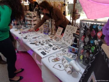 Artículos de joyería Oui en Día de Stock Dénia