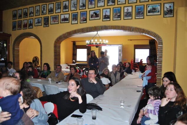 Asistentes a la celebración del 25 aniversario del casal Pascual garcía