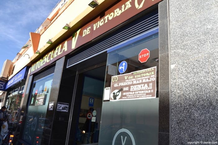 Autoescuela-V-de-Victoria-700x466