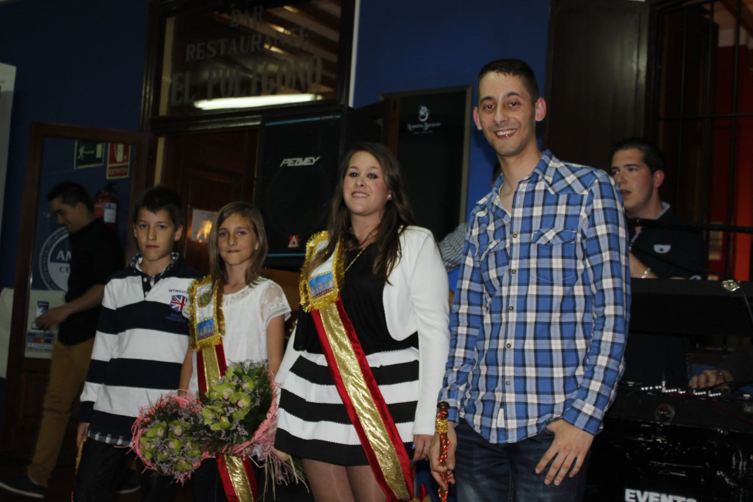 Ester Hidalgo y la niña Inés Papio, Falleras Mayores de la Falla Diana 2014-2015 1 Cargos Falla Diana 2014- 2015
