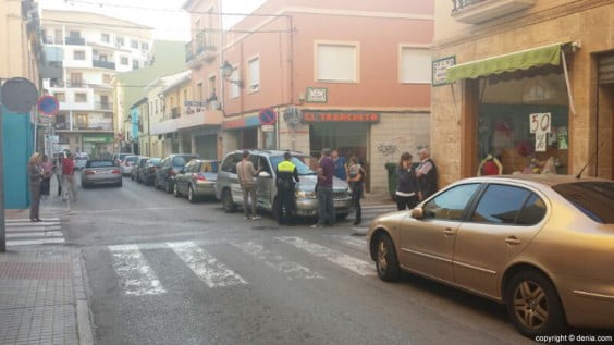 Coche implicado en accidente calle San Josep Dénia