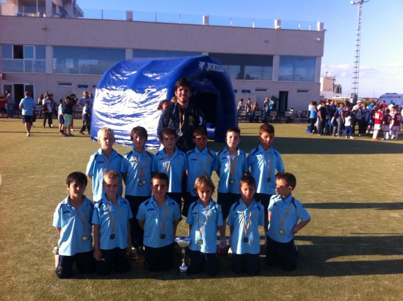 EMF. Dénia Prebenjamín A luciendo sus medallas