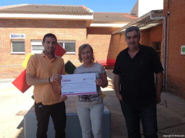 Entrega de la recaudación al coelgio Raquel Payà