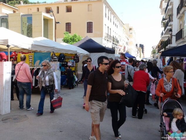 Lleno absoluto durante el Día del Stock de Dénia 8 Inicio Stands Día del Stock Dénia