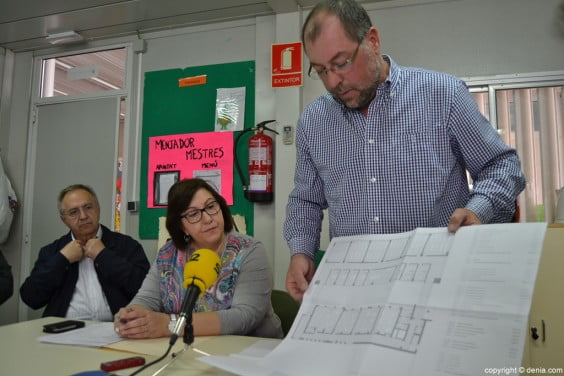 Josep Fornés explica el proyecto de ampliación del colegio