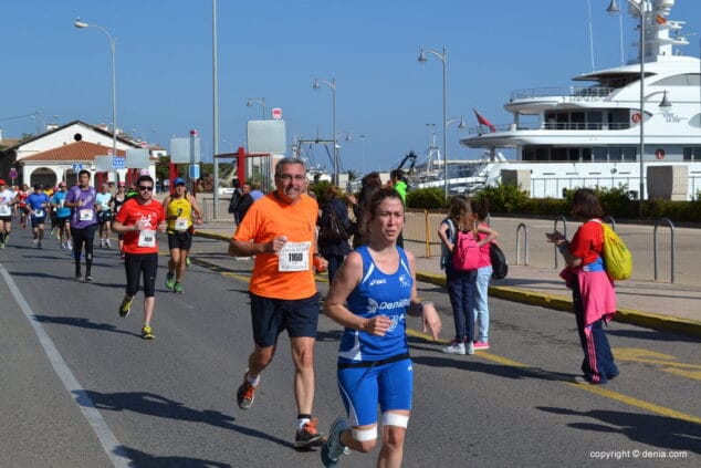 Felicidad en el Gin Running Tonic Club por el podium de Diana Bisquert en la Media Maratón de Dénia 8 Laura Romany