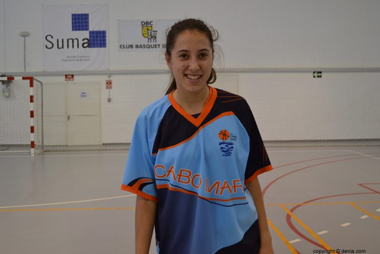 Laura Salort jugadora del Cabo Mar Alicante