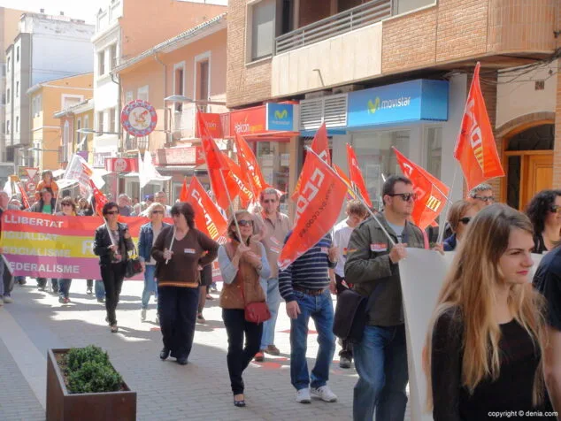 Poca asistencia a la manifestación convocada por PAH Dénia 3 Manifestantes PAH Denia 12 de abril