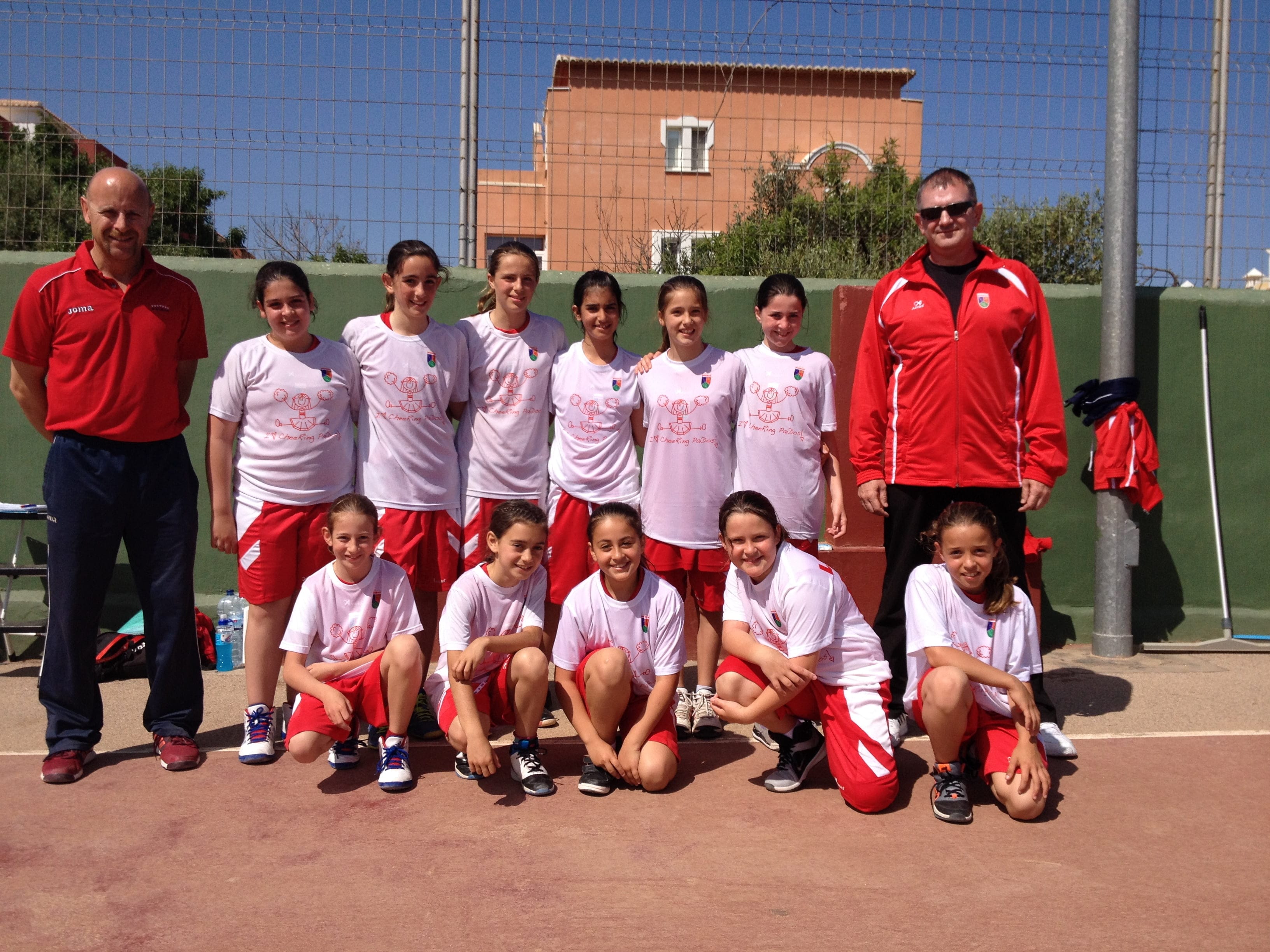 El Alevín del Paidos Femenino concluye la liga con victoria sobre el Sportiu Xe Alaquás (58-10) 1 Martín Lajo con su equipo Paidos Alevín Femenino