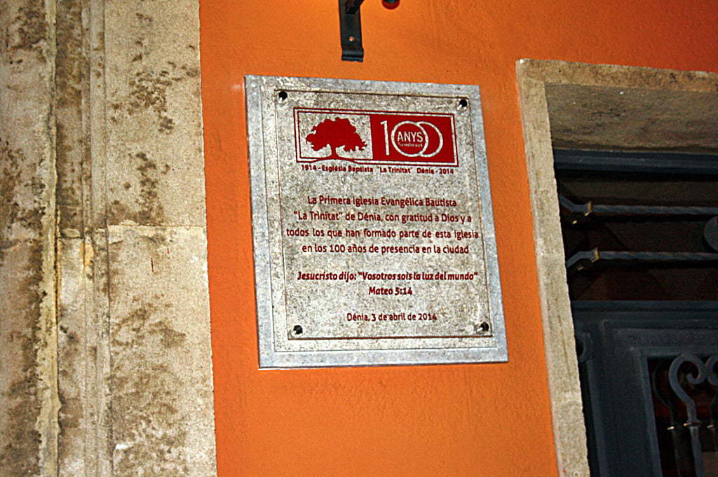 Placa conmemorativa del centenario de la Iglesia Evangélica Bautista