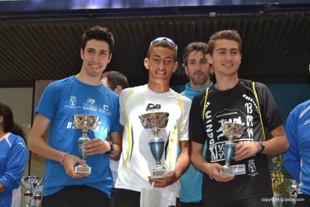 Said Day venció el XI Cuarto de Maratón de Dénia 4 Podium Juniors Mas.