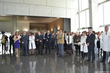 Profesionales del hospital en el 5º aniversario