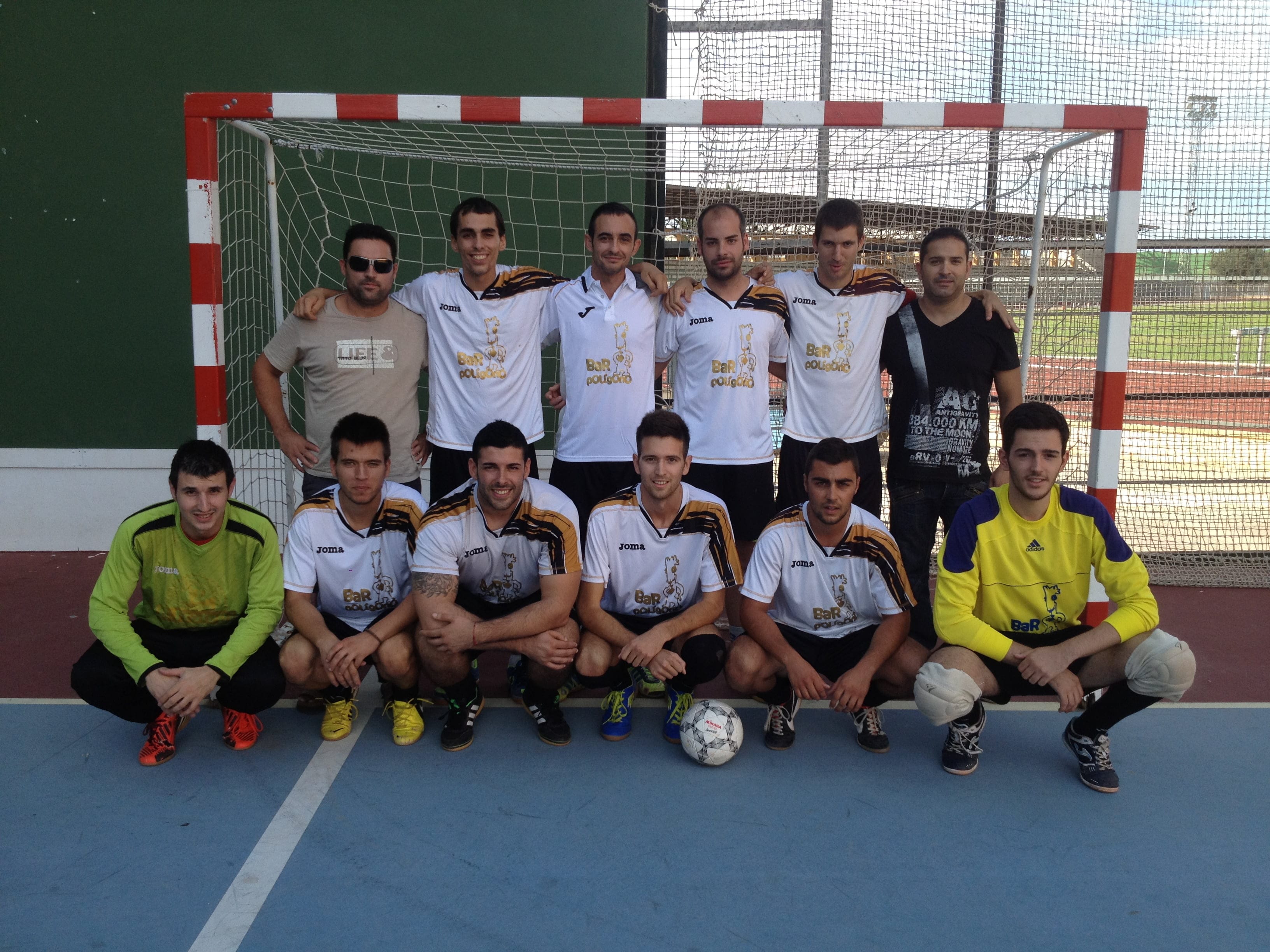 Hotel Nou Romá consolida la segunda plaza al ganar a Dulce Bebe (2-4) 1 Rte. Polígono goleó al Bar Juaniquito