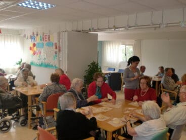 Taller Elaboración de monas Residencia Santa Llúcia