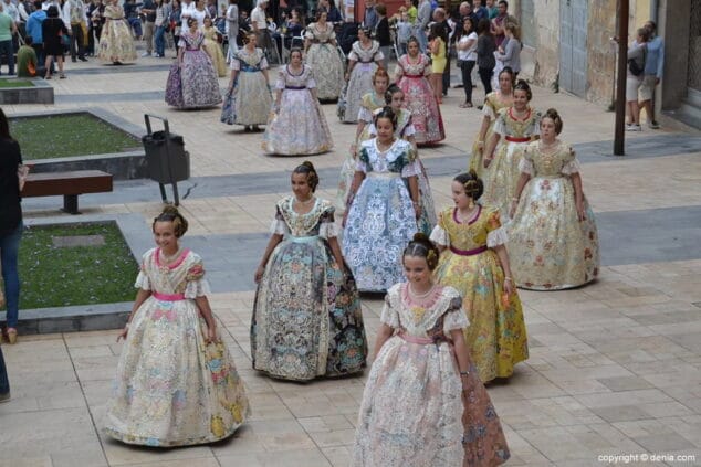 01 Llegada de la Junta al Ayuntamiento
