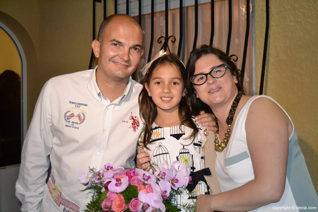 Candela y sus padres