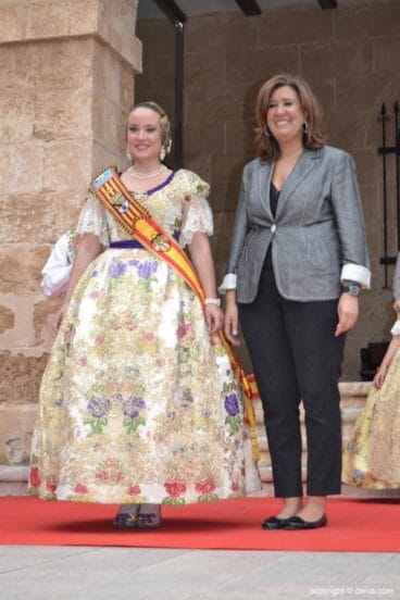 Imposición de banda a la Fallera Mayor de Dénia