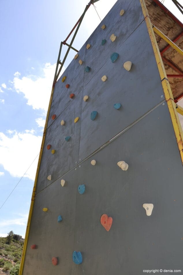 Albergue del serpis Rocódromo