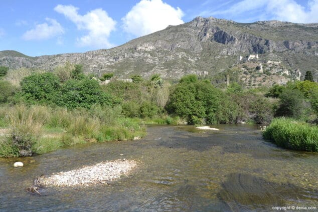 Alrededores del Serpis junto al castillo templario