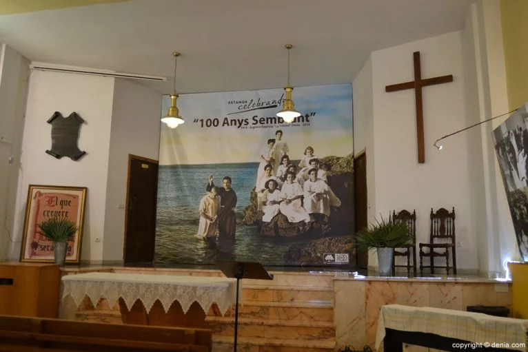 Altar de la Iglesia Evangélica Bautista la Trinitat de Dénia