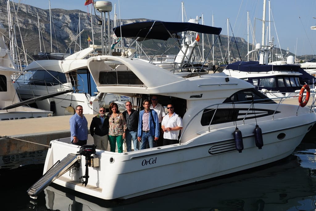 Embarcación para la vigilancia de la reserva Marina