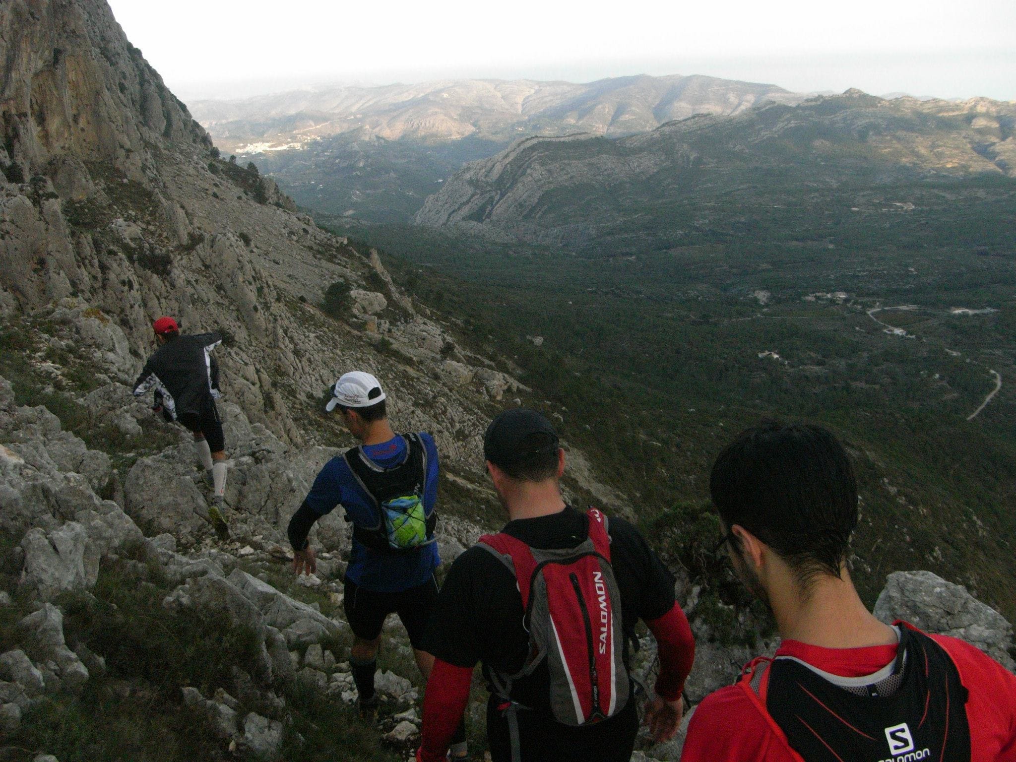 Grupo de atletas dianenses en un trail