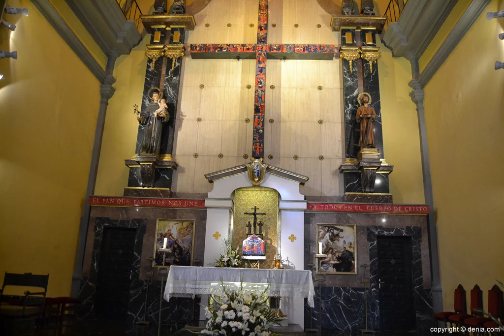 Iglesia de San Antonio – Altar