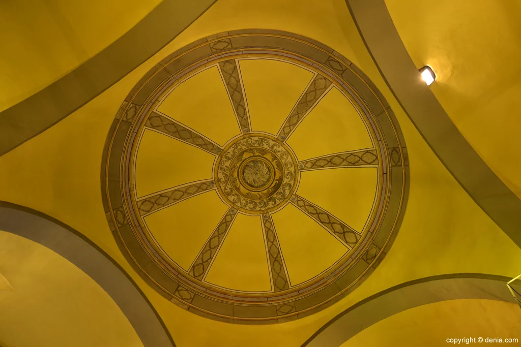 Interior de la cúpula de la Iglesia de san Antonio