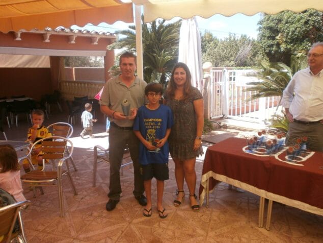 El Club Tenis Dénia coronó a los campeones de la VI Liga Pádel 5 Juan Pedro Ochoa e hijo
