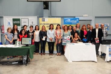 La alcaldesa en la Feria del Estudiante