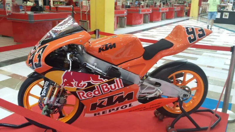Moto KTM Márquez 2009 en Portal de la Marina