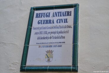 Placa conmemorativa del túnel del castillo