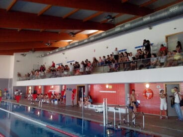 Públicó en la grada de la piscina del Centro Deportivo Dénia