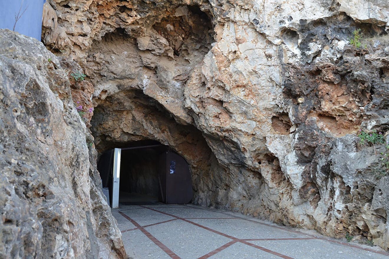 Salida del túnel del Castillo por Ronda Murallas