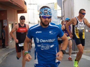 Álex Monllor por las calles de Teulada