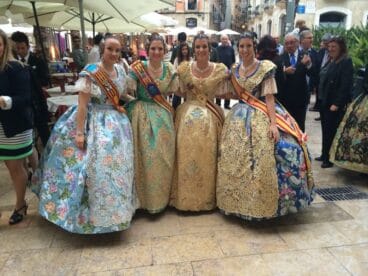 Carla con otras Falleras Mayores