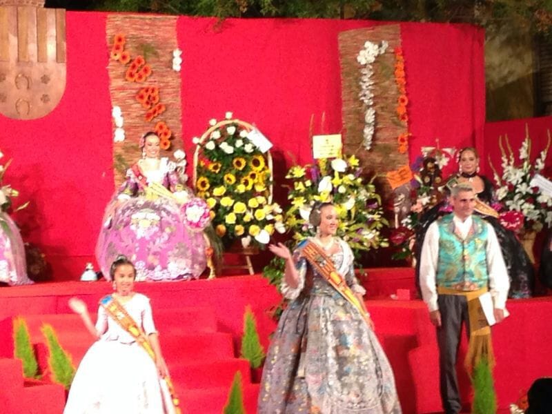 Carla y Candela en la presentación de San Vicent Del Raspeig 2