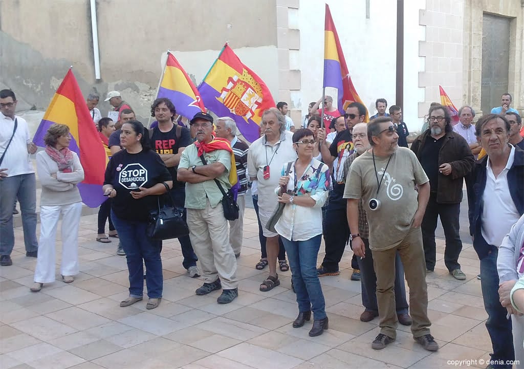 Concentración por la república en Dénia
