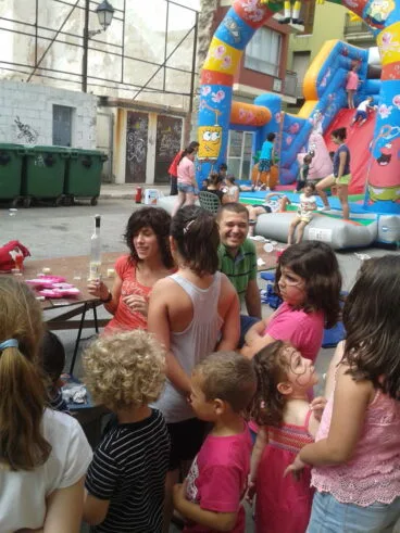 Fiesta infantil en la Falla Baix la Mar