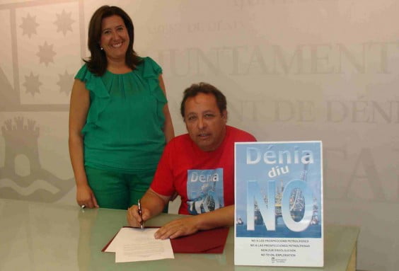 Juan Antonio Sepulcre firma contra los sondeos