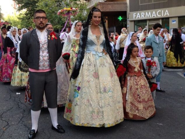 Los cargos de Baix la Mar en la ofrenda de Alicante
