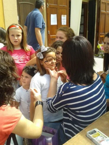 Maquillaje fantasía en la fiesta infantil de Baix la Mar