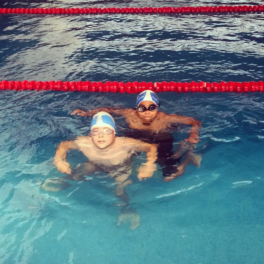 Nadadores Leo y Juan Andrés
