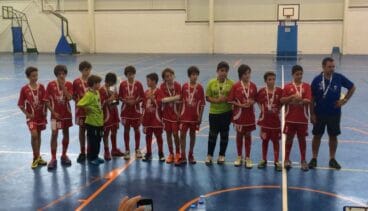 Paidos Alevín con sus medallas