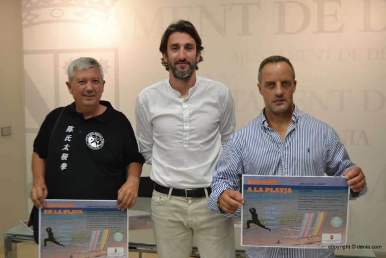 Pepe Arlandis, Juan Carlos Signes y Álex Morales en la presentación de "Deporte en la Playa"