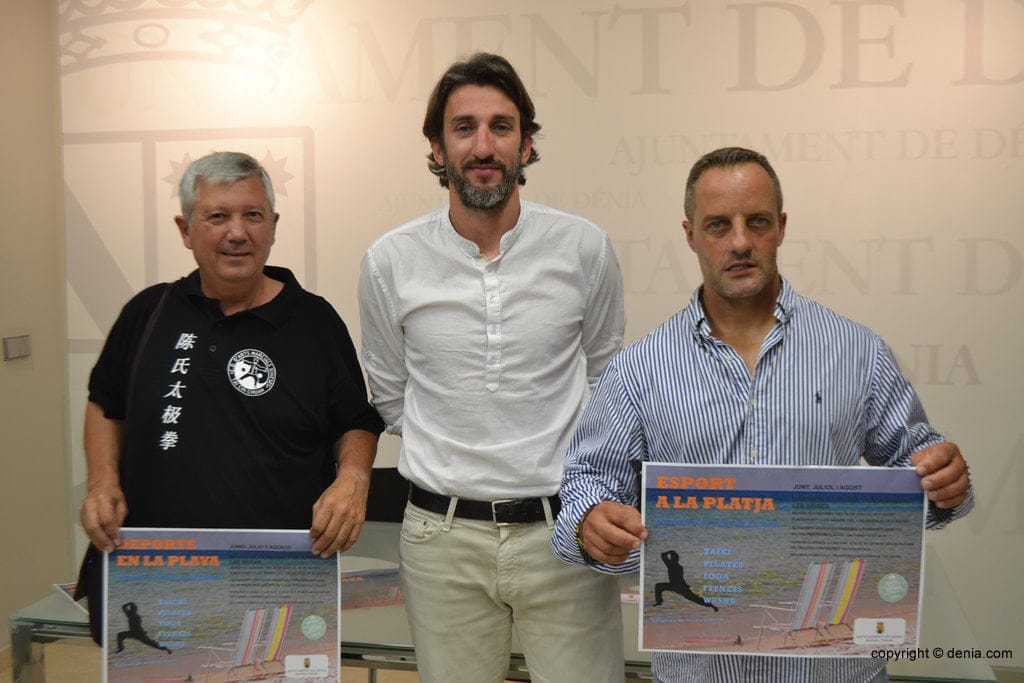 Pepe Arlandis, Juan Carlos Signes y Álex Morales en la presentación de "Deporte en la Playa"