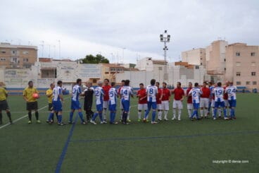 Saludos entre los dos equipos