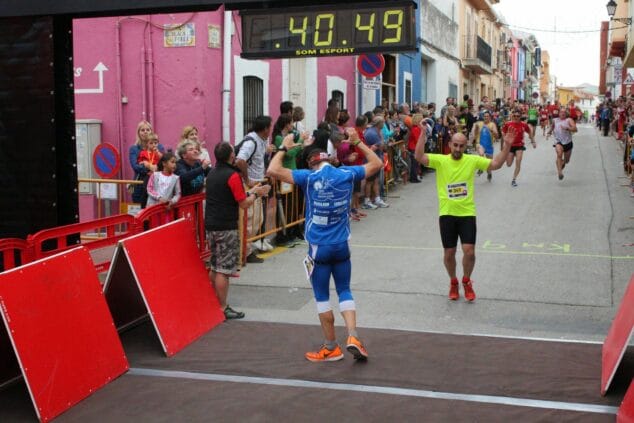 Álex Monllor entrando en meta