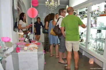 Oui es plata en la Noche Abierta